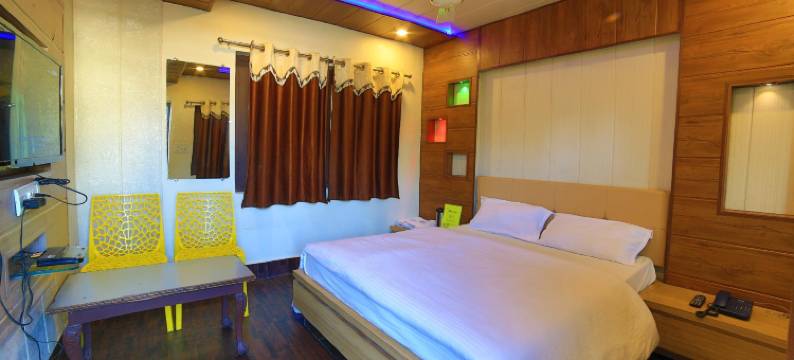 玛塔宫酒店-距纳吉湖500米(Hotel Mamta Palace, 500 Meters from Nakki Lake)图片