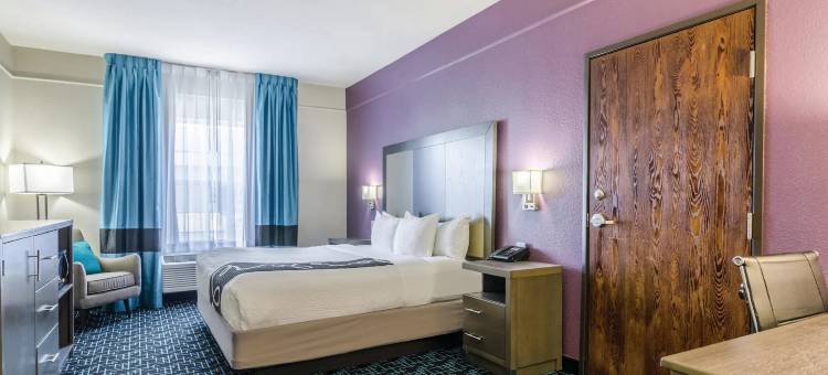 堪萨斯城机场拉昆塔温德姆套房酒店(La Quinta Inn & Suites by Wyndham Kansas City Airport)图片
