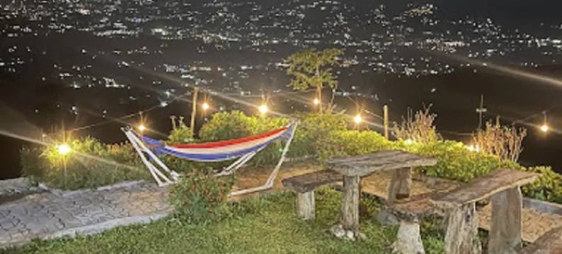 Rumah Merah Salak Villa & Camping Ground图片