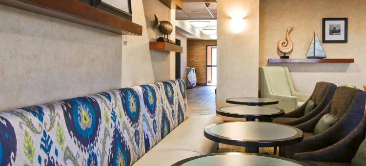 希尔顿欢朋酒店-华德福(Hampton Inn Waldorf)图片