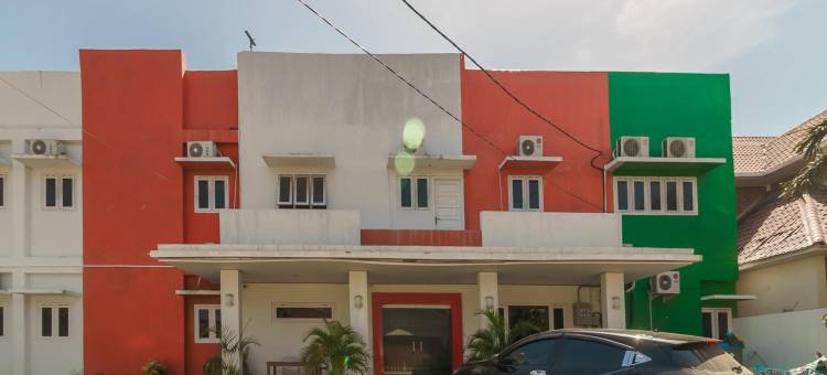 红多兹伊斯兰酒店-邦里玛尼亚卡马卡姆亚奇(RedDoorz Syariah @ Panglima Nyak Makam Aceh)图片