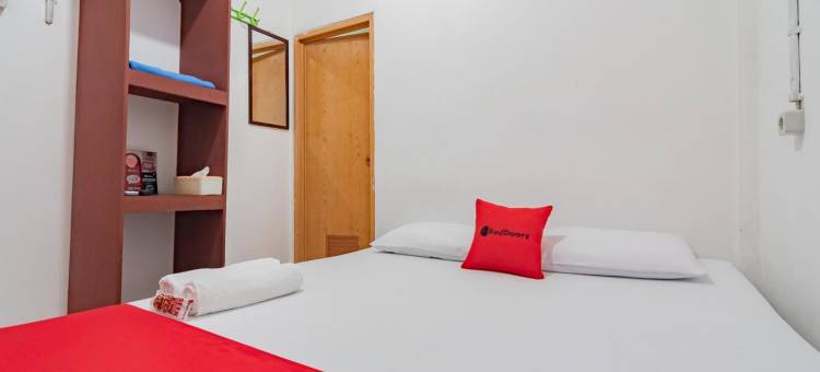 红多兹酒店-近廖内枢纽购物中心2号(RedDoorz Near Riau Junction Mall 2)图片