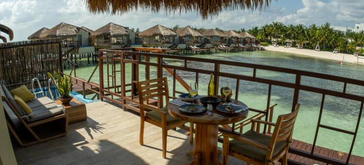 Palafitos水上平房，双体船，天然水池等全包含(Hotel Palafitos Overwater Bungalows)图片