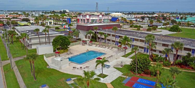 可可比奇海滩6号汽车旅馆(Motel 6 Cocoa Beach, FL)图片