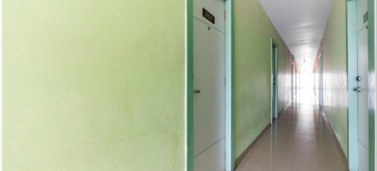 红多兹Plus酒店-赫尔塔斯宁区(RedDoorz Plus @ Hertasning Area)图片