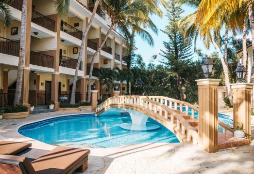 The MT Hotel Plaza BrisasHotel Overview