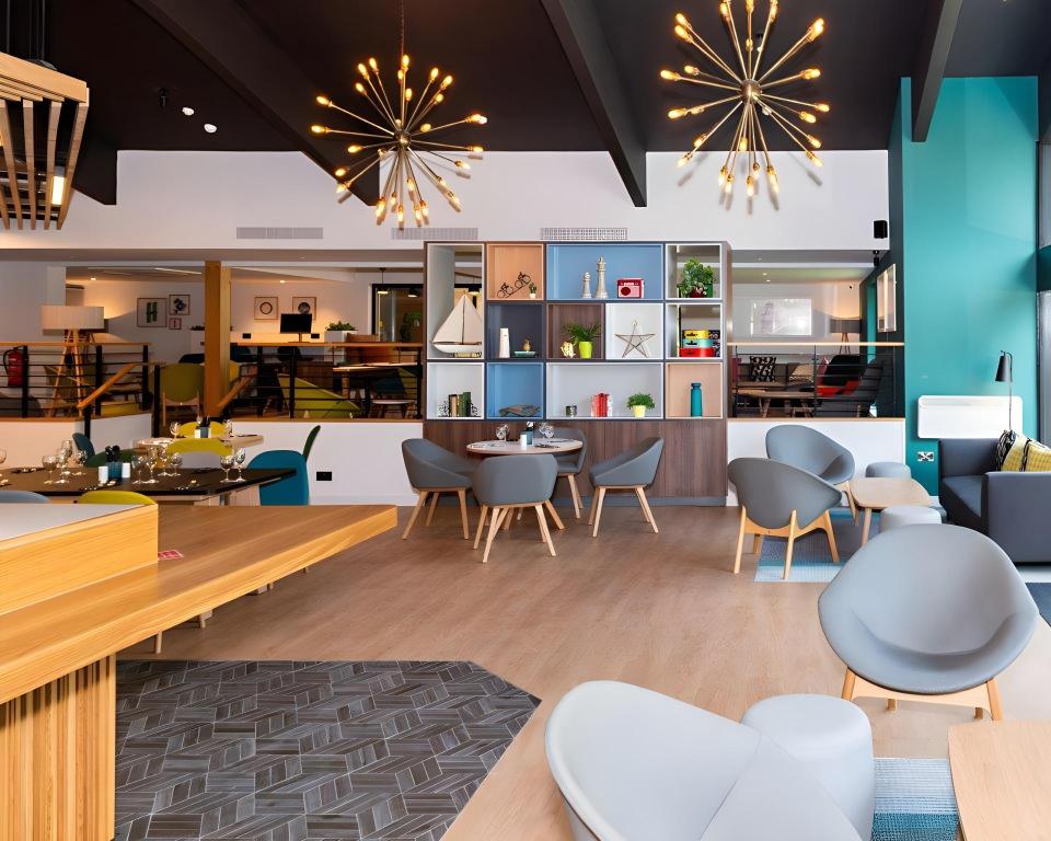 Holiday Inn NEWPORT by IHG Over view