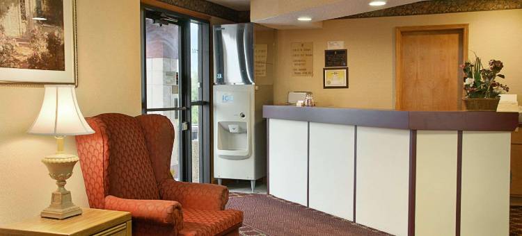 布朗斯堡温德姆速8酒店(Super 8 by Wyndham Brownsburg)图片