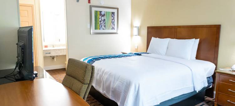 亚特兰大机场南戴斯酒店-温德姆旗下(Days Inn by Wyndham College Park Atlanta Airport South)图片