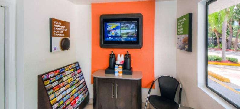 布雷登顿6号汽车旅馆(Motel 6 Bradenton, FL)图片