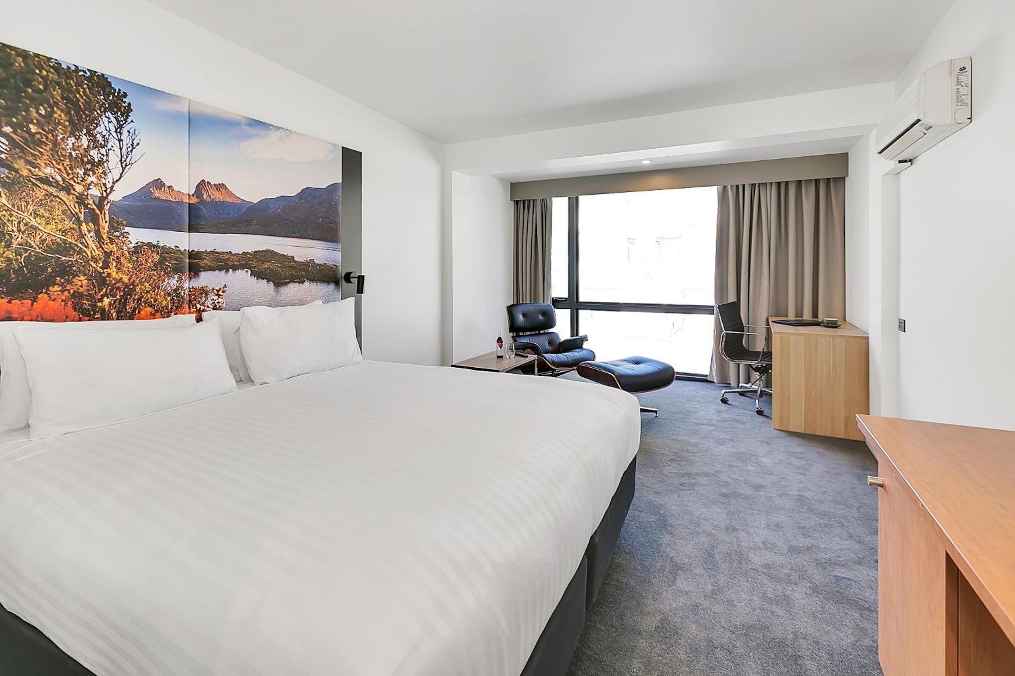 Mercure LauncestonOver view