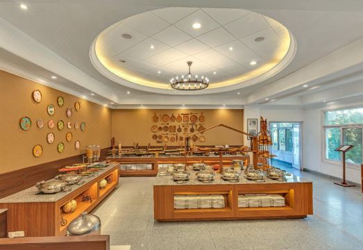 Club Mahindra Kandaghat Hotel Overview