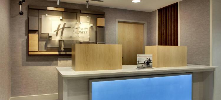 洲际酒店集团智选假日酒店及套房 - 33大道380号州际公路(Holiday Inn Express & Suites Cedar Rapids-I-380 @ 33RD Ave)图片