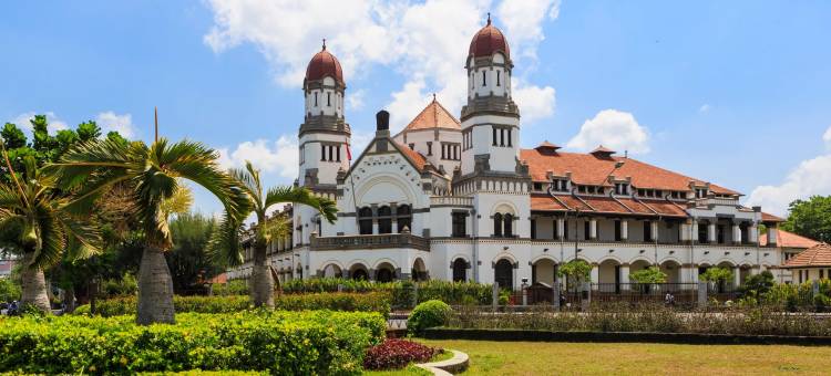 三宝垄新邦利马智选假日酒店(Holiday Inn Express Semarang Simpang Lima)图片