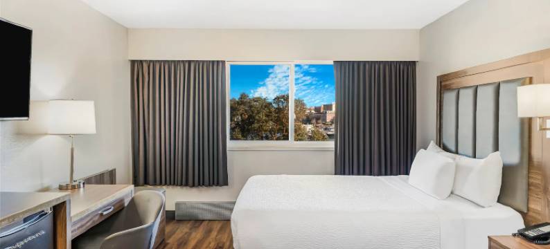 维多利亚海港戴斯酒店(Days Inn by Wyndham Victoria on the Harbour)图片