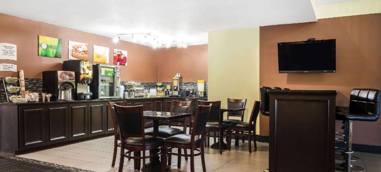 凤凰城哥伦布凯艺酒店(Quality Inn Phenix City Columbus)图片