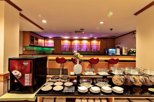 Bossotel Bangkok Hotel Overview