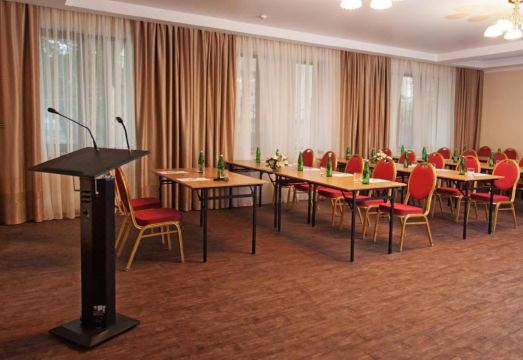 Raygond Hotel Hotel Overview