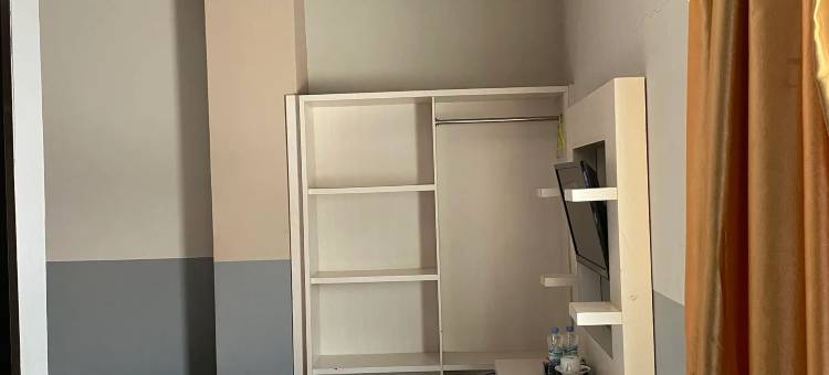 RedDoorz at Brizky Hotel Palu图片