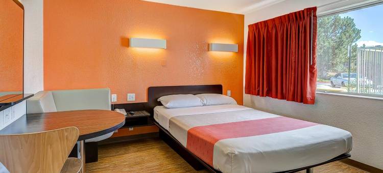 丹佛桑顿 6 号汽车旅馆(Motel6 Thornton, CO)(Motel 6 Thornton, CO)图片