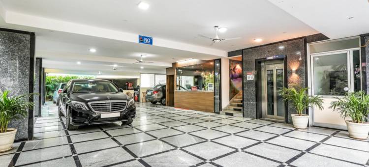 Fabhotel Rr Grand酒店(FabHotel RR Grand - Next to Trendset Mall)图片