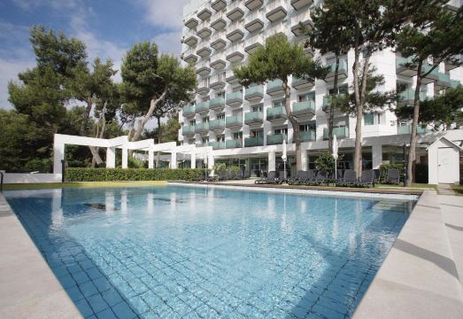 International Beach HotelHotel Overview