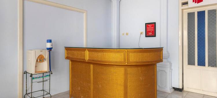 红门修拉伊亚酒店@ 朋多窝索市中心(RedDoorz Syariah @ Bondowoso City Center)图片