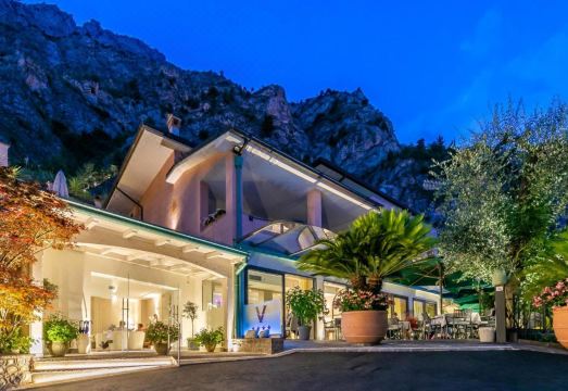 Hotel la Gardenia & Villa Oleandra Hotel Overview