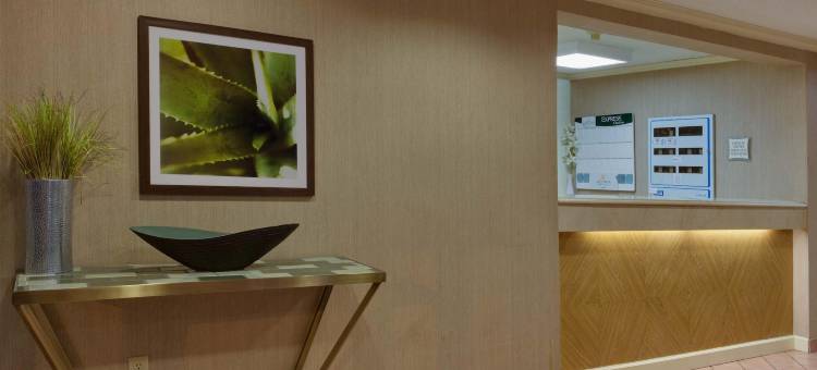 莱克兰东拉昆塔温德姆套房酒店(La Quinta Inn & Suites by Wyndham Lakeland East)图片