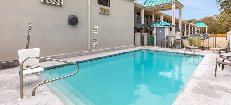 比洛克西/海泉呗盟酒店(Baymont by Wyndham Biloxi/Ocean Springs)图片