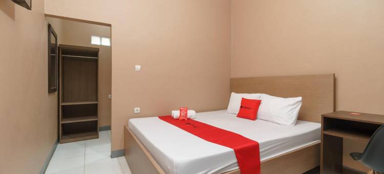 红多兹伊斯兰酒店@布拉克卡帕尔(RedDoorz Syariah Near Siloam Hospitals Bulak Kapal)图片