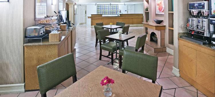 阿马里洛市中心拉昆塔温德姆酒店(La Quinta Inn by Wyndham Amarillo Mid-City)图片