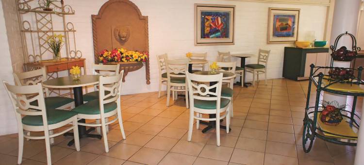 贝克斯菲尔德南拉昆塔温德姆酒店(La Quinta Inn by Wyndham Bakersfield South)图片