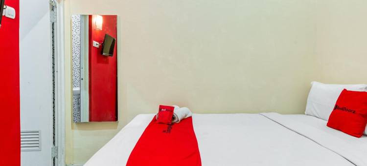 红多兹伊斯兰酒店-泗水科尔托梅南加尔(RedDoorz Syariah @ Kertomenanggal Surabaya)图片