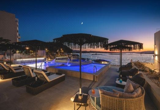 Elia Sea Suites Hotel Overview