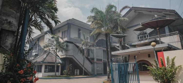 红多兹Plus酒店-近梅拉克港(RedDoorz Plus Near Pelabuhan Merak)图片