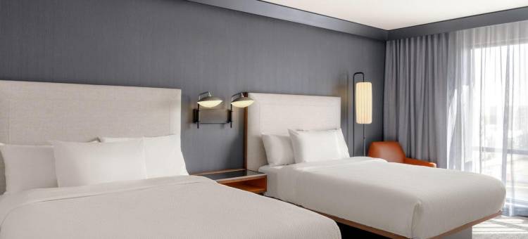 密尔沃基布鲁克菲尔德杨树溪万怡酒店(Courtyard Milwaukee Brookfield at Poplar Creek)图片