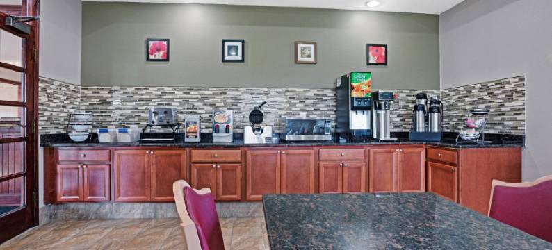 爱荷华城市Travelodge by Wyndham(Travelodge by Wyndham Iowa City)图片