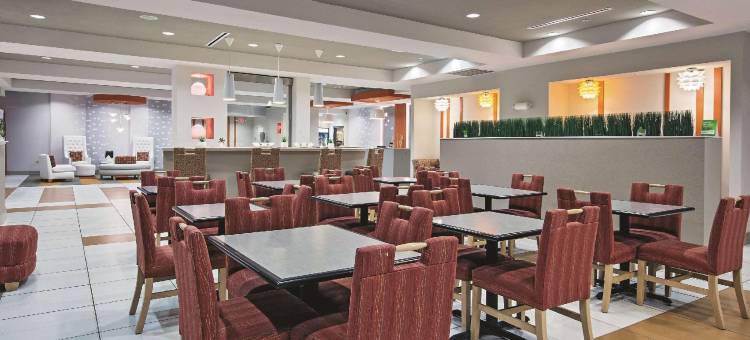 温德姆哈里斯堡-赫尔希拉昆塔温德姆套房酒店(La Quinta Inn & Suites by Wyndham Harrisburg-Hershey)图片