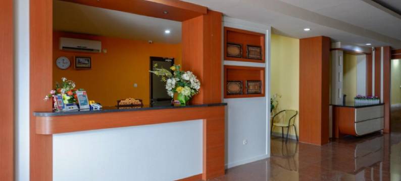 红多兹Plus酒店@帕卢喀麦隆酒店(RedDoorz Plus @ Cameloan Hotel Palu)图片