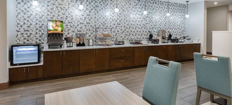 由温德姆提供的拉昆塔温德姆酒店套房杰克逊/开普吉拉多(La Quinta Inn & Suites by Wyndham Jackson/Cape Girardeau)图片