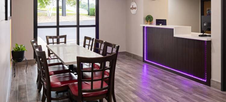 伯恩汉姆-刘易斯敦速8酒店(Super 8 by Wyndham Burnham/Lewistown)图片