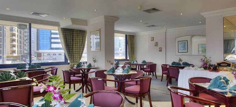 阿尔达尔米娜酒店(Al Diar Mina Hotel)图片