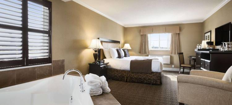 萨里-兰利华美达酒店(Ramada by Wyndham Surrey/Langley)图片