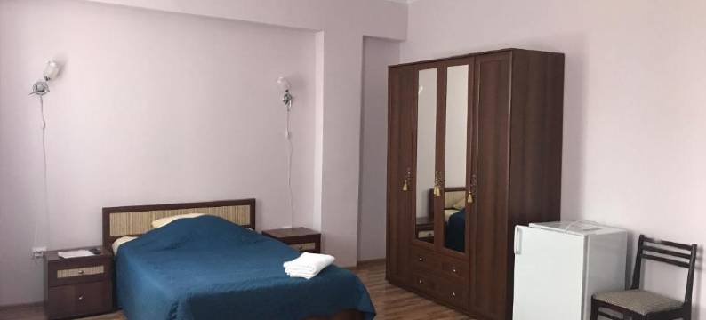 傍晚酒店(Vecher)图片