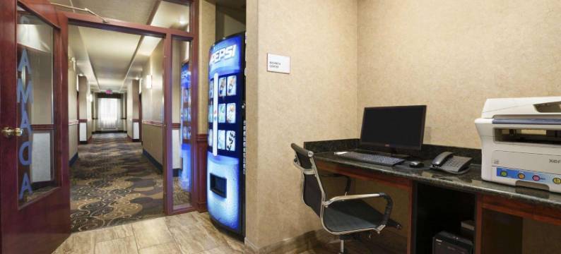 埃德森华美达酒店(Ramada by Wyndham Edson)图片