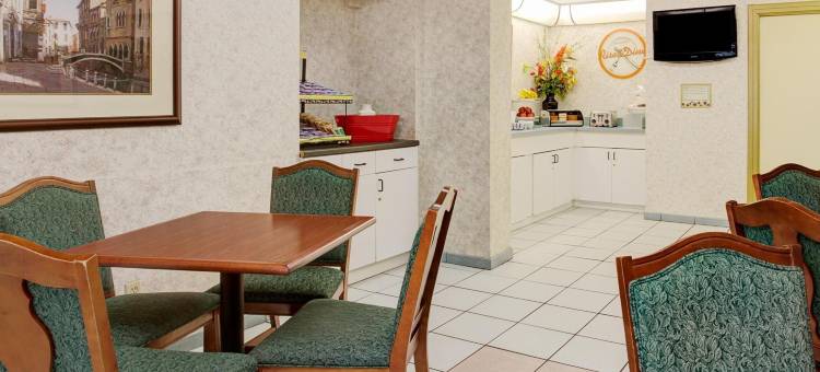 豪生温德姆酒店-克利尔沃特或达尼丁(Howard Johnson by Wyndham Clearwater - Dunedin)图片