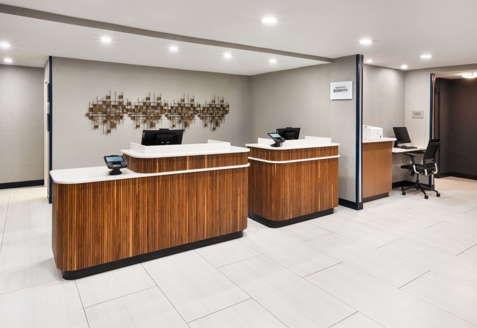 Courtyard Mobile Hotel Overview