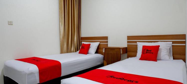 红多兹酒店-近普禾加多生活广场(RedDoorz Near Living Plaza Purwokerto)图片