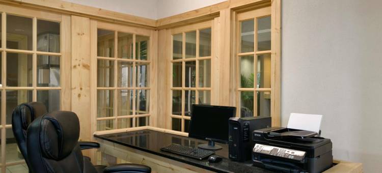 白厅近密西根冒险乐园伊克诺旅馆酒店(Econo Lodge Whitehall Near Michigan's Adventure)图片